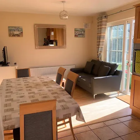 39 Woodview Tatil Evi Listowel