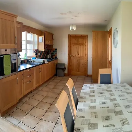 39 Woodview Tatil Evi Listowel