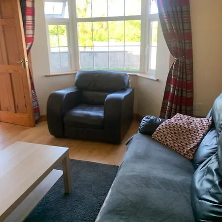 39 Woodview Tatil Evi Listowel